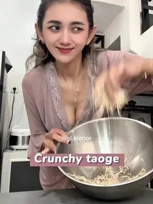 Kunjungi akun @el.elanor di TikTok