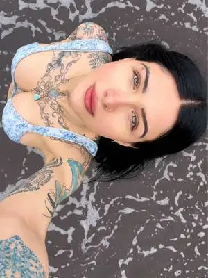 Kunjungi akun @linaerdel di TikTok