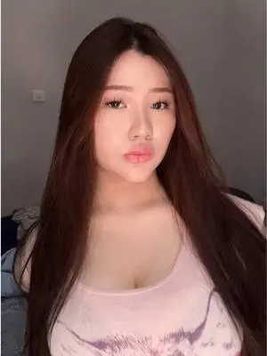 Kunjungi akun @heresthekeii di TikTok