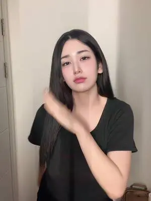 Kunjungi akun @hj._.23 di TikTok