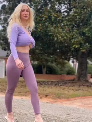 Kunjungi akun @im.notelizabeth di TikTok