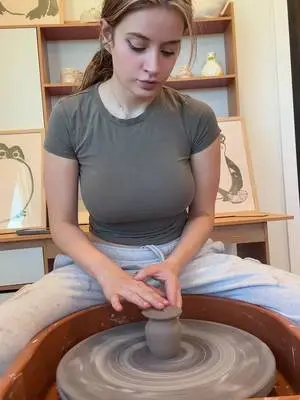 Kunjungi akun @maddiemochi_backup di TikTok