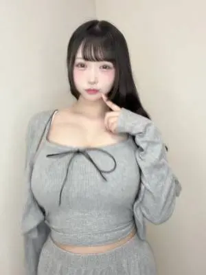 Kunjungi akun @sirobuta_yuna di TikTok