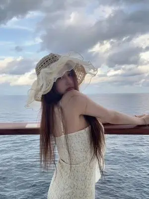 Kunjungi akun @cesiann di TikTok