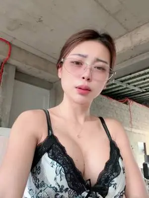 Kunjungi akun @akariakii di TikTok