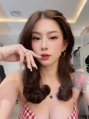 Kunjungi akun @joybelingan5 di TikTok