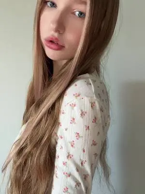 Kunjungi akun @rosalinochkaa di TikTok