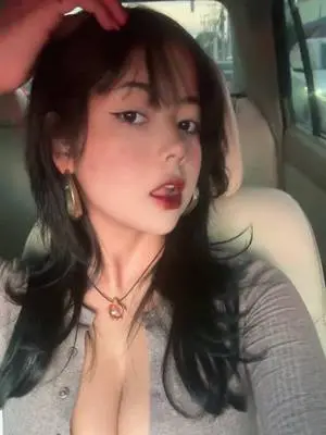 Kunjungi akun @mirandavso di TikTok