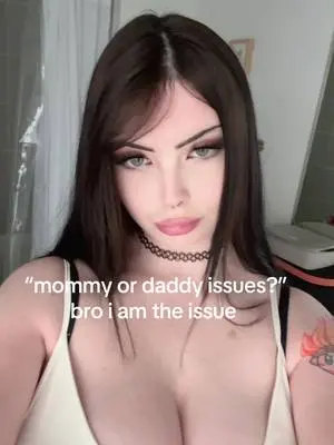 Kunjungi akun @mewsticc di TikTok