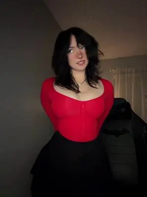 Kunjungi akun @caxxideee di TikTok