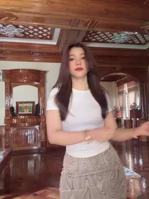 Kunjungi akun @vickie612 di TikTok
