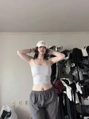 Kunjungi akun @yulmu_o.o di TikTok