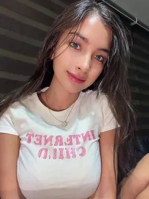 Kunjungi akun @elymist.reels di TikTok