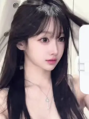 Kunjungi akun @onechuru di TikTok