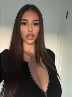 Kunjungi akun @shonaa.aa.x di TikTok