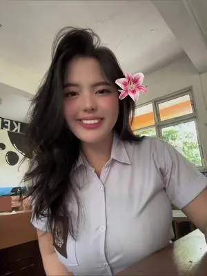 Kunjungi akun @elilyy04 di TikTok