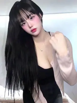 Kunjungi akun @yexniin di TikTok