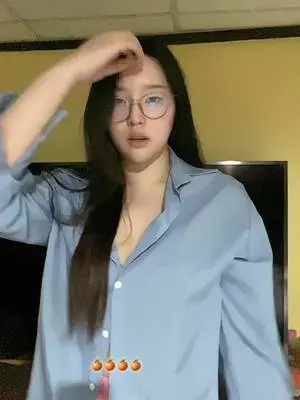 Kunjungi akun @nunnichii di TikTok