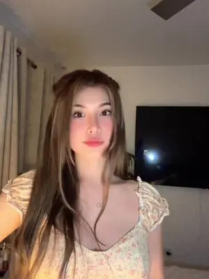 Kunjungi akun @itsjehara di TikTok