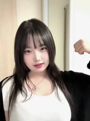Kunjungi akun @ha.hyunnn di TikTok