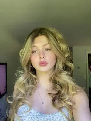 Kunjungi akun @audreyelizabethh di TikTok
