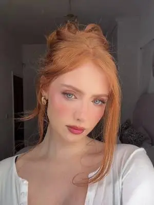 Kunjungi akun @erinjmonaghan di TikTok