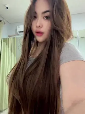 Kunjungi akun @woshella di TikTok