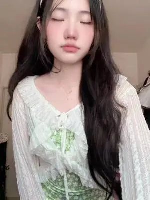 Kunjungi akun @tofuxfufu di TikTok