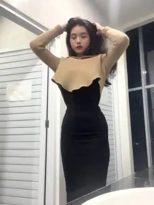 Kunjungi akun @aashavy di TikTok