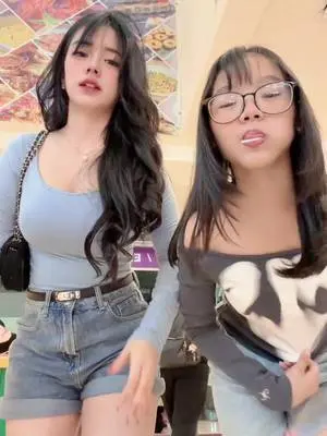 Kunjungi akun @amoyycntip di TikTok