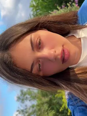 Kunjungi akun @cutie1emi di TikTok