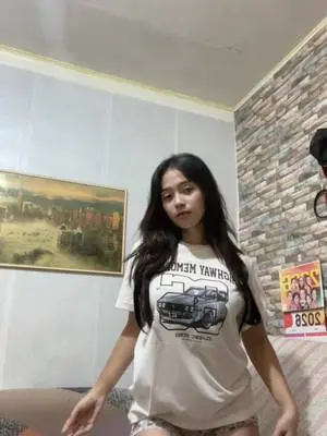 Kunjungi akun @jelalorenelle di TikTok
