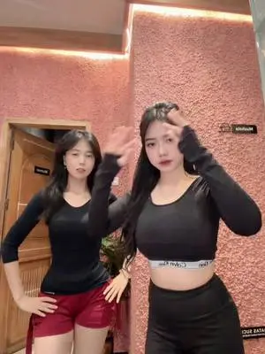 Kunjungi akun @amoyycntip di TikTok