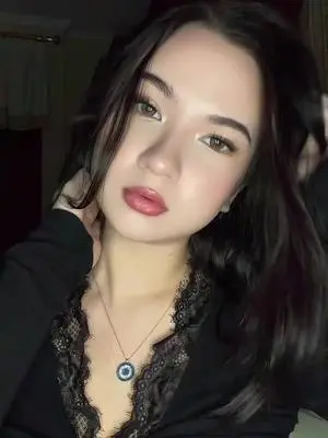 Kunjungi akun @oliviapaytenn di TikTok