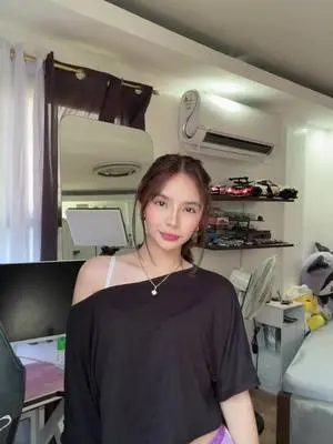 Kunjungi akun @jhewelryhershey_ di TikTok