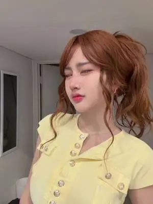 Kunjungi akun @saylviee di TikTok