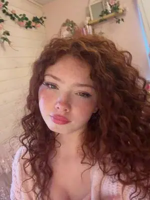 Kunjungi akun @livia._.paige di TikTok
