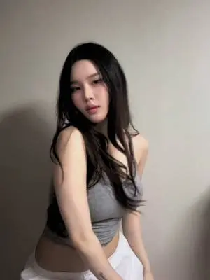 Kunjungi akun @sini_1219 di TikTok
