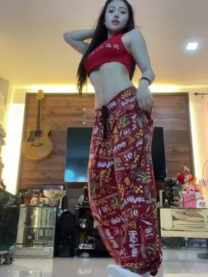 Kunjungi akun @rainarapega di TikTok