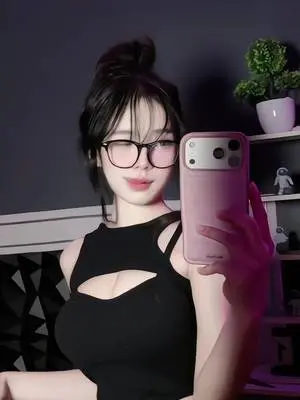 Kunjungi akun @darisdanamsaly di TikTok
