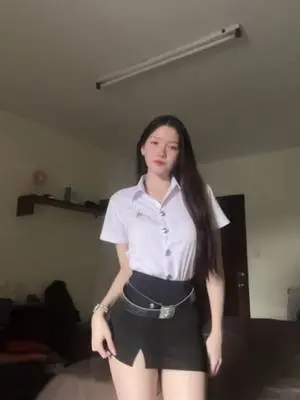 Kunjungi akun @rosaleen33 di TikTok