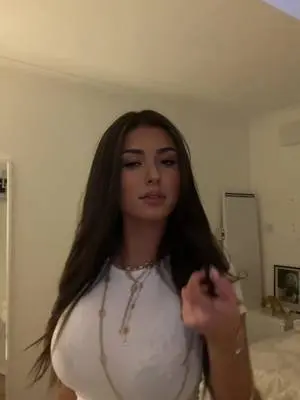 Kunjungi akun @al_exandra__ di TikTok