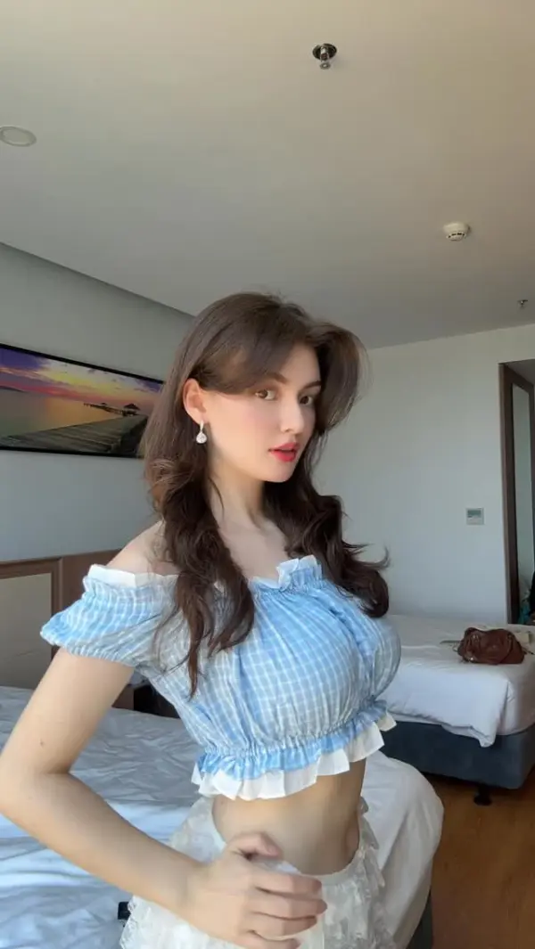 Kunjungi akun @lisxdi di Instagram