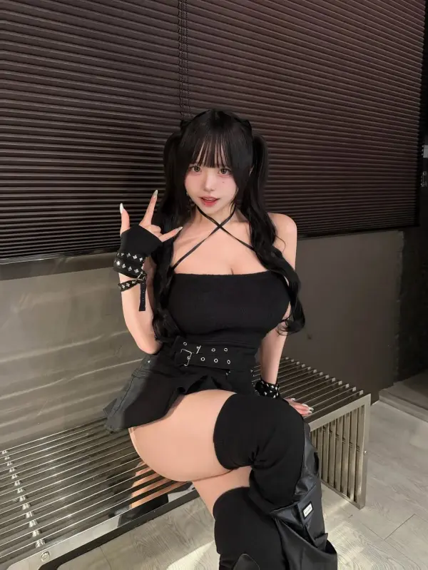 Kunjungi akun @riribebe____ di Instagram