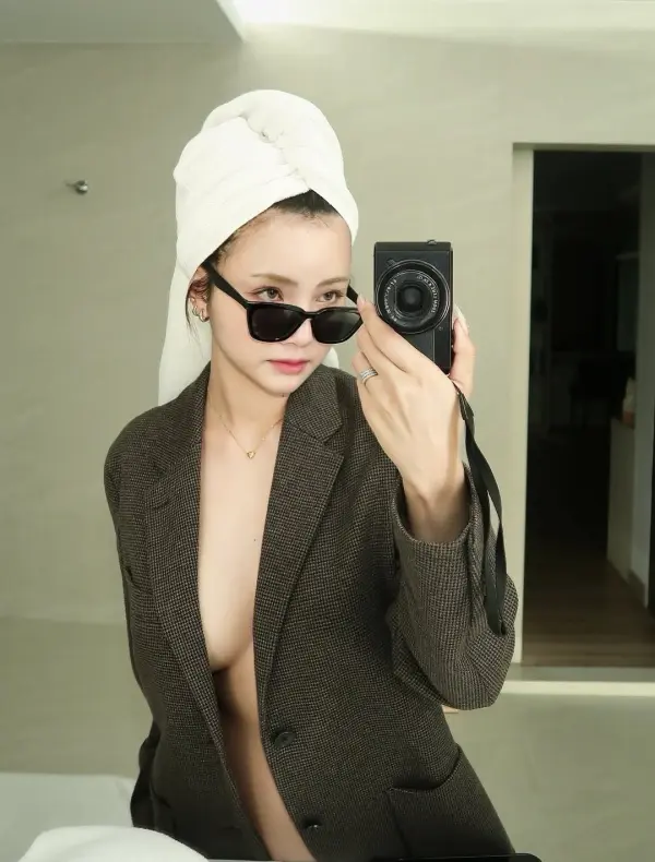 Kunjungi akun @tianyi.iii di Instagram