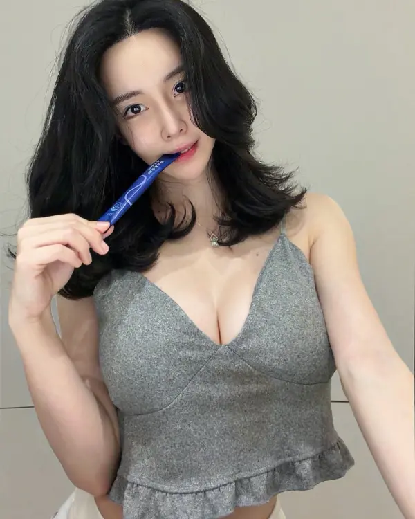 Kunjungi akun @ra_yuni_ di Instagram