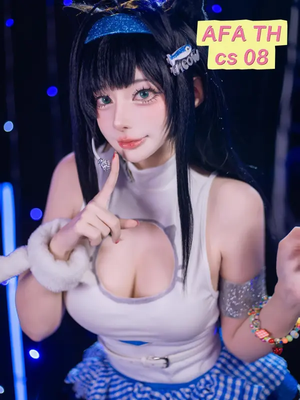 Kunjungi akun @meenfox_ di Instagram