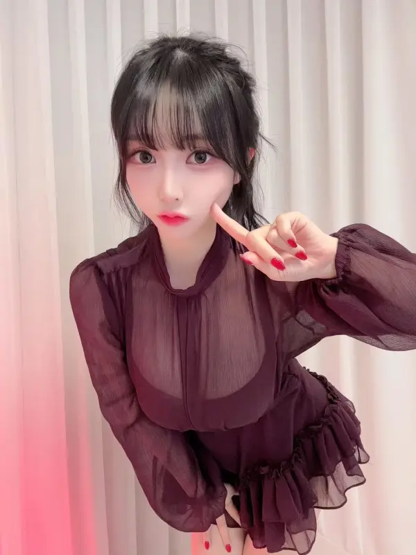 Kunjungi akun @rurufnfn di Instagram
