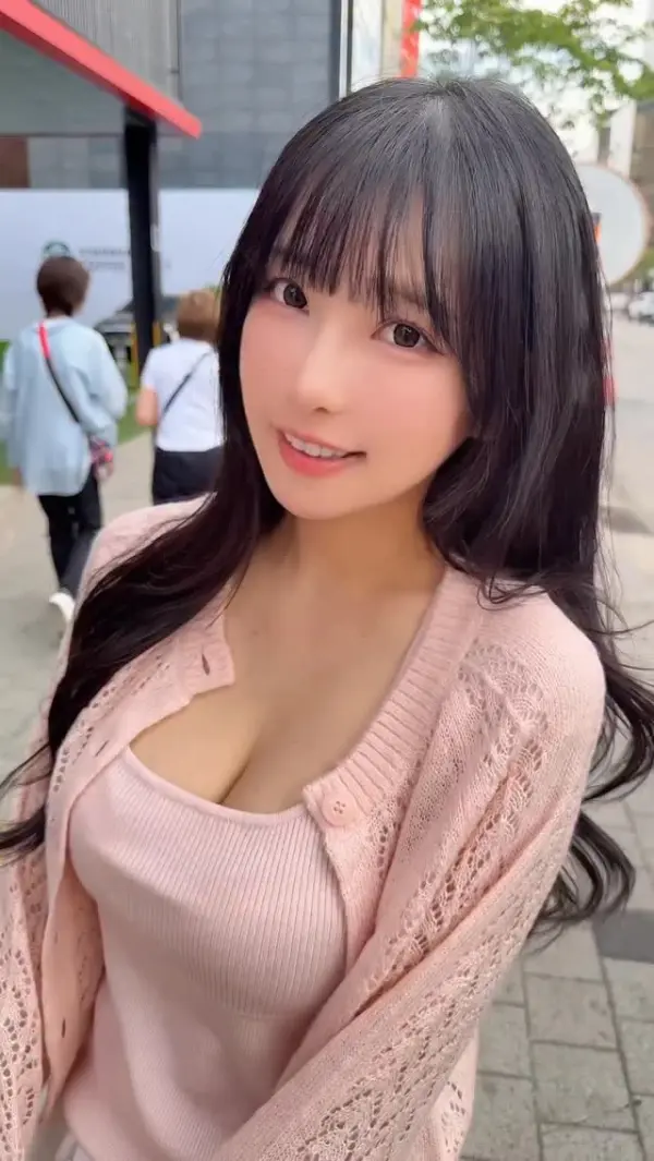 Kunjungi akun @lebaby0v0 di Instagram