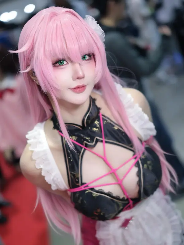 Kunjungi akun @chichaopix di Instagram